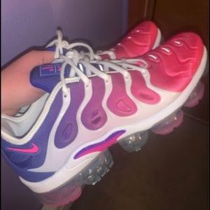 BRAND NEW Vapormaxes! Women’s 9
